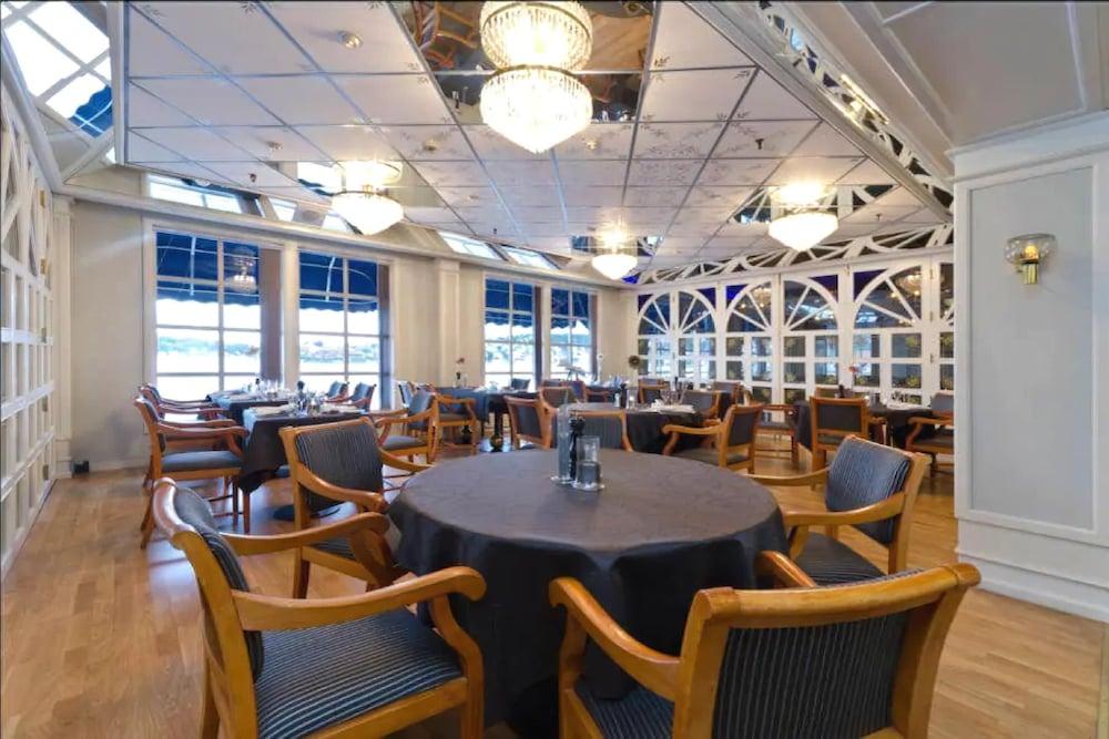 Clarion Hotel Tyholmen Арендал Екстериор снимка