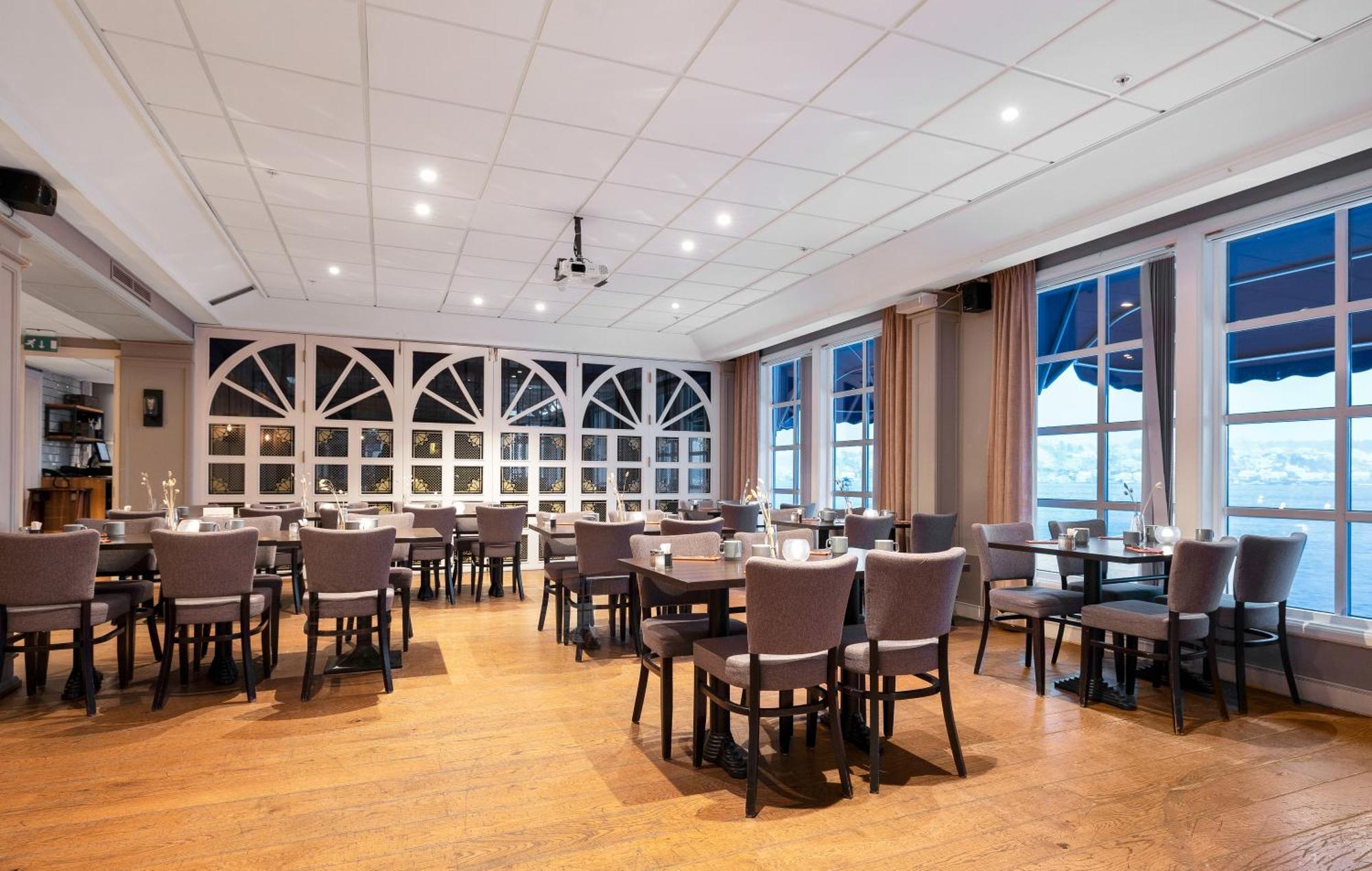 Clarion Hotel Tyholmen Арендал Екстериор снимка